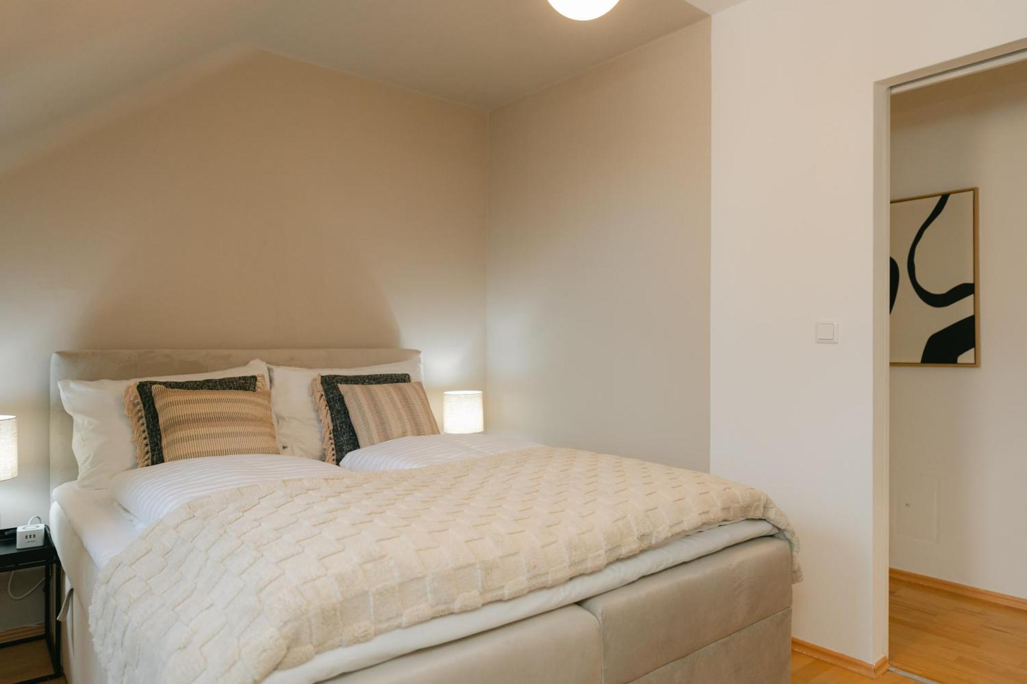 Apartment Comfy For 4-6, 5 Min To Center, No Lift Currently Wien